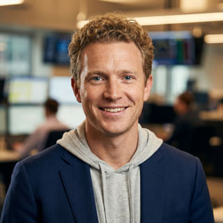 Ryan Brooks, Analista-Chefe de Operações na Firmézio Capital